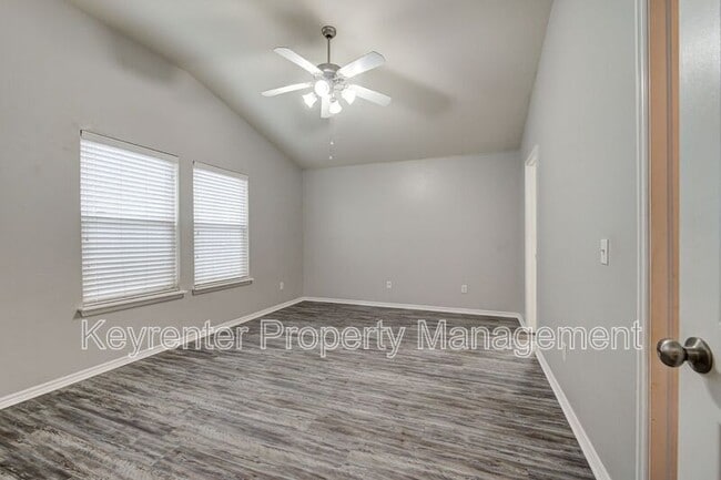 Building Photo - 13313 SW 2nd Terrace