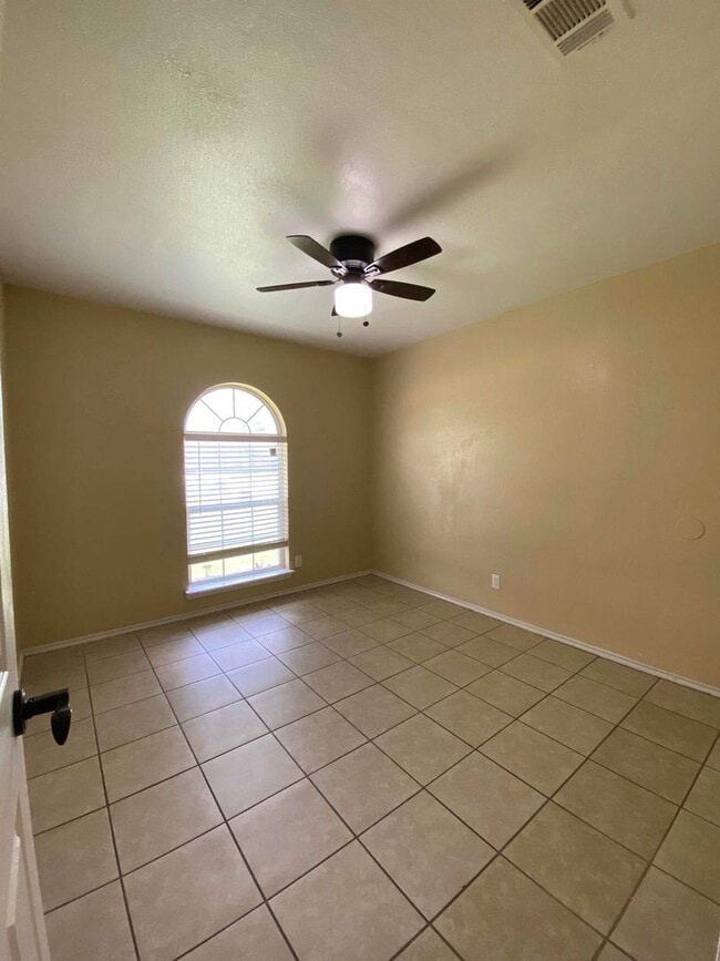 Building Photo - Cute Home in Killeen