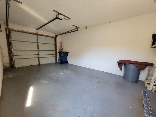 Building Photo - Cozy 2 bed/ 2 bath Villa in Beekman Lakes ...