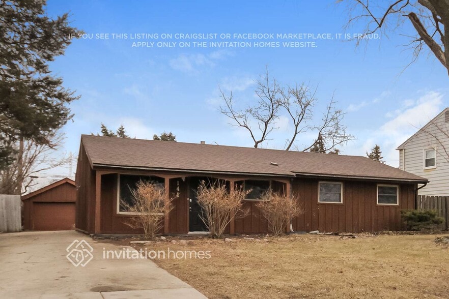 Building Photo - 141 Queenswood Rd