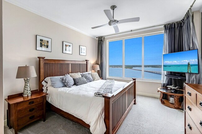 Building Photo - Stunning High-Rise Condo with Gulf Views –...