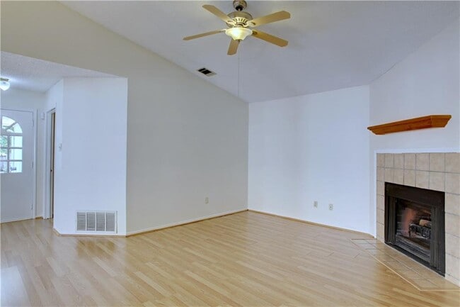 Building Photo - 5910 Jacob Glen