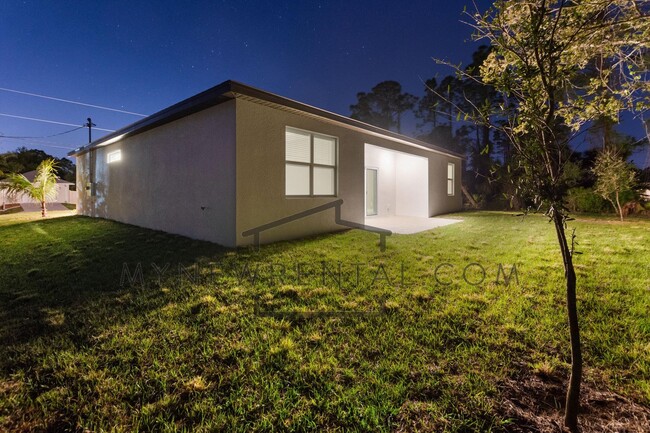 Building Photo - 3093 Spice Ln