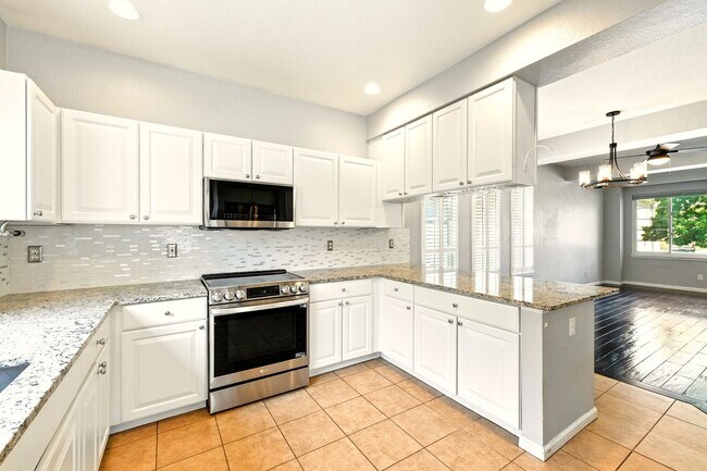 Building Photo - Charming Corner Lot! 3 Bedroom, 3.5 Bath w...