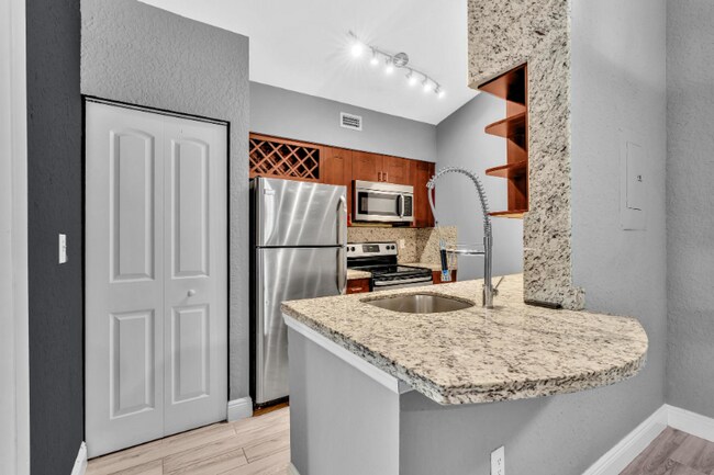 Building Photo - 2850 N Oakland Forest Dr