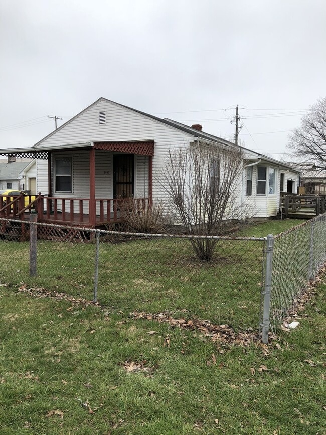 Building Photo - 1660 N Centennial St
