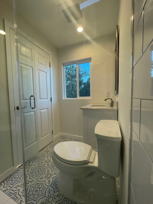 Building Photo - 2522 W Avenue 30