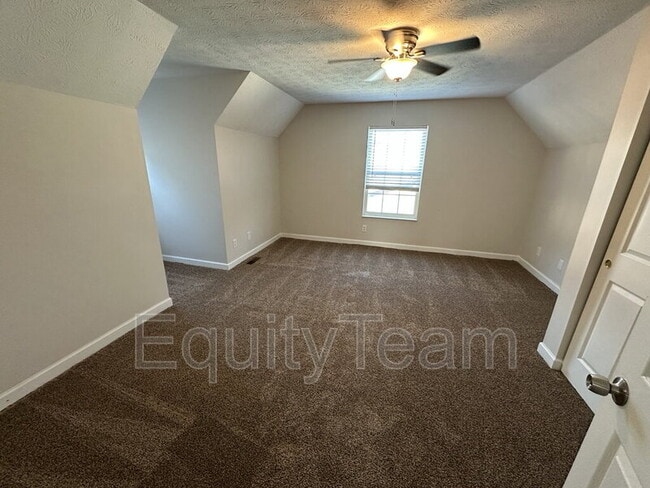 Building Photo - 1015 Venetian Terrace