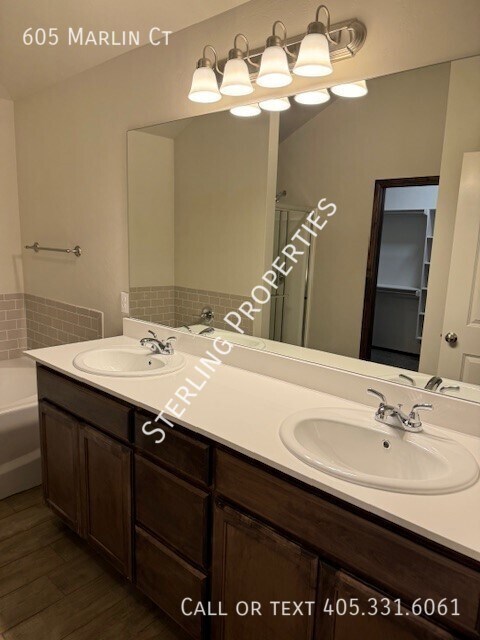 Building Photo - 605 Marlin Ct