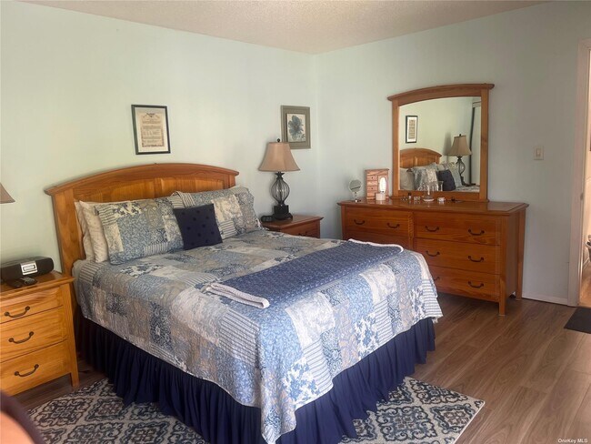 Building Photo - 206 Springmeadow Dr