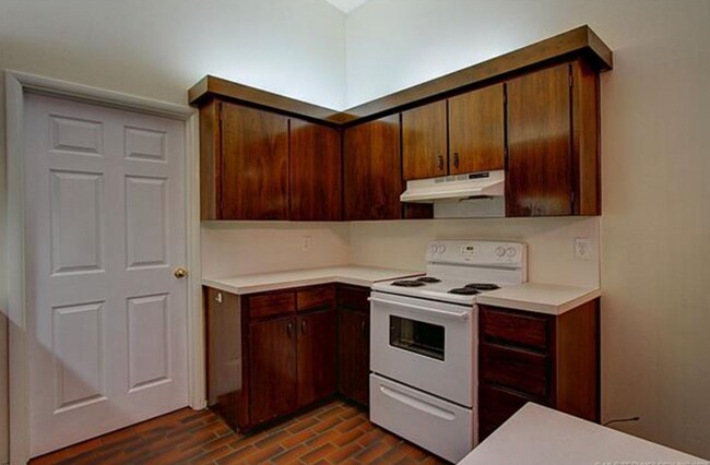 Building Photo - 48th Pl Duplex