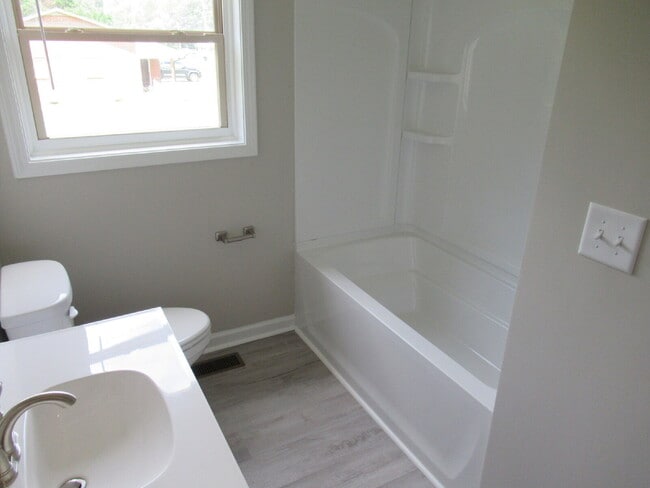 Building Photo - Newly Renovated Duplexes in Lincolnton – N...