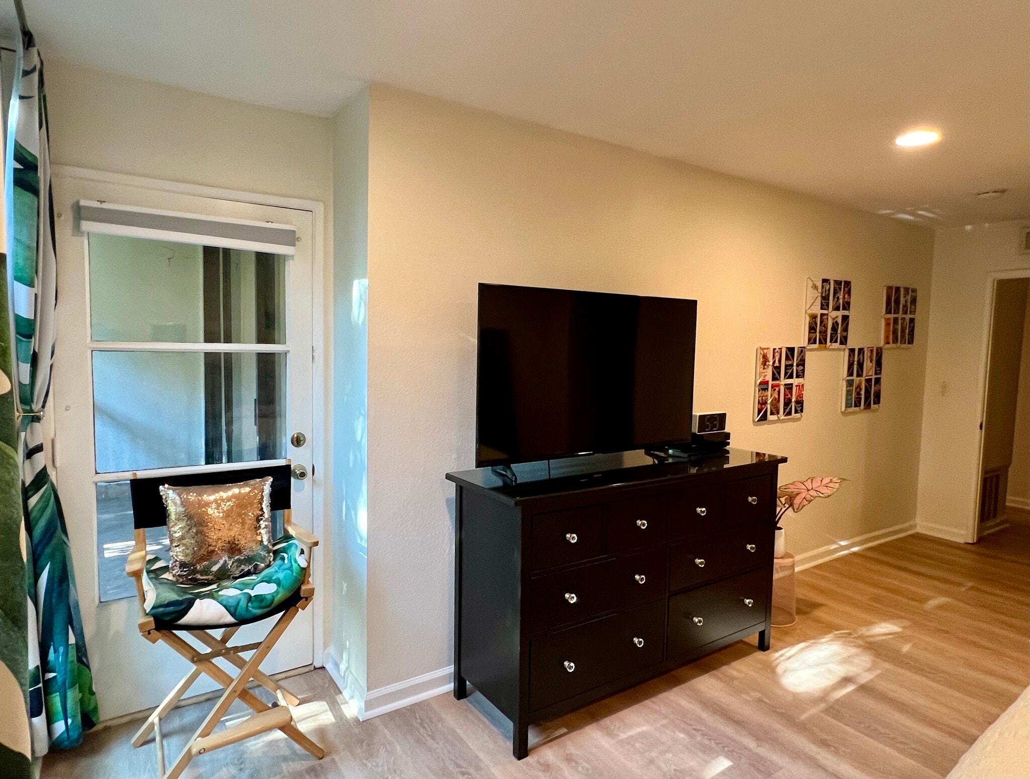 Bedroom - 911 N Kings Rd