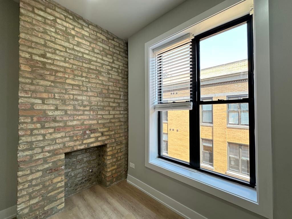 Building Photo - 443 W Belden Ave