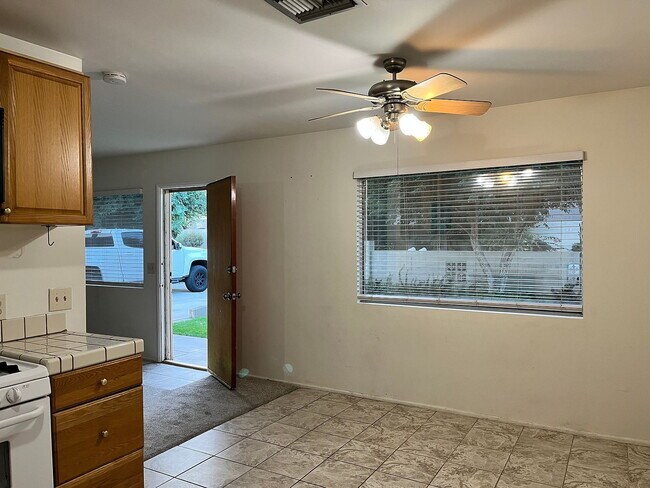 Building Photo - 44136 Fairhaven Dr