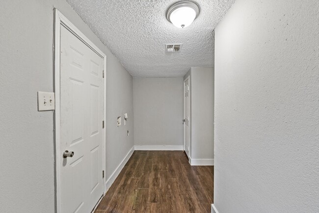 Building Photo - 3421 3rd Ave N