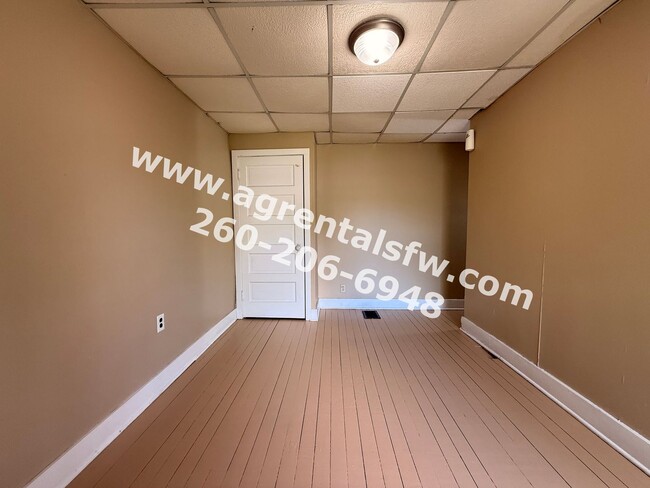 Building Photo - 7 bedroom house
