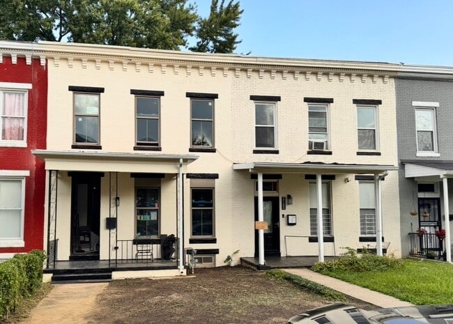 Building Photo - 2107 Poplar Grove St