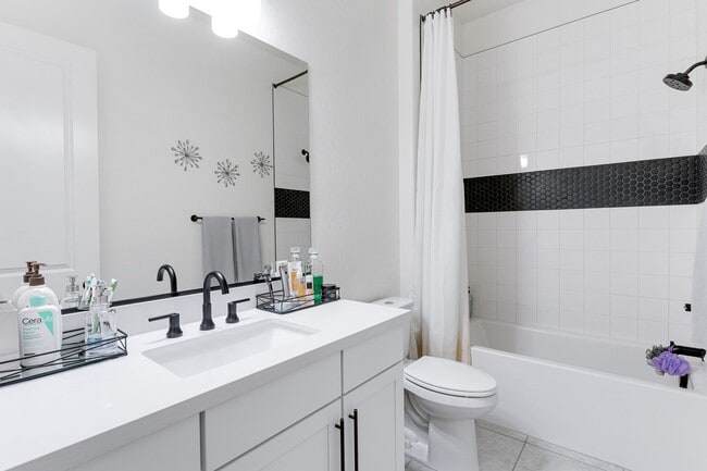 Building Photo - Charming Single-Story in Cadence with Fireplace & Entertainer’s Backyard!