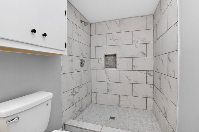 Building Photo - 4804 Spring Lake Dr