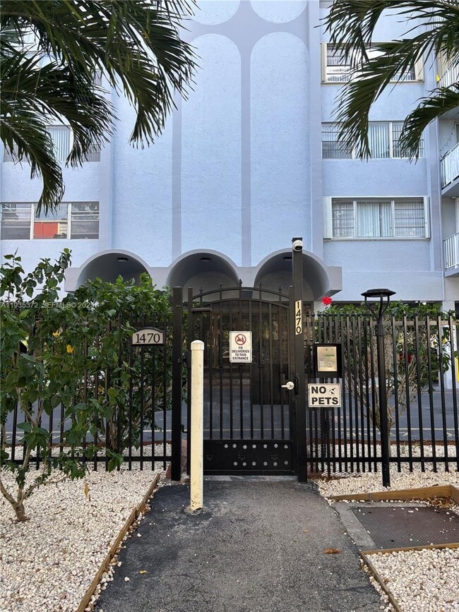 Building Photo - 1470 NE 125th Terrace