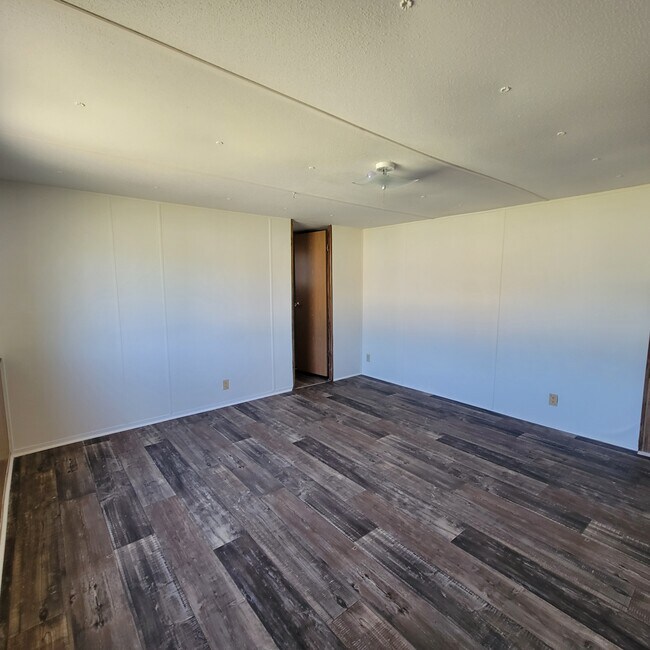 Building Photo - 8582 Rye Patch Rd