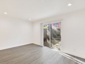 Building Photo - 3816 Southway Dr