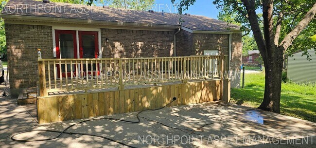 Building Photo - Welcome to 4 Bedroom and 3.5 Bath Home In ...