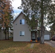 Building Photo - 119 Adrian St