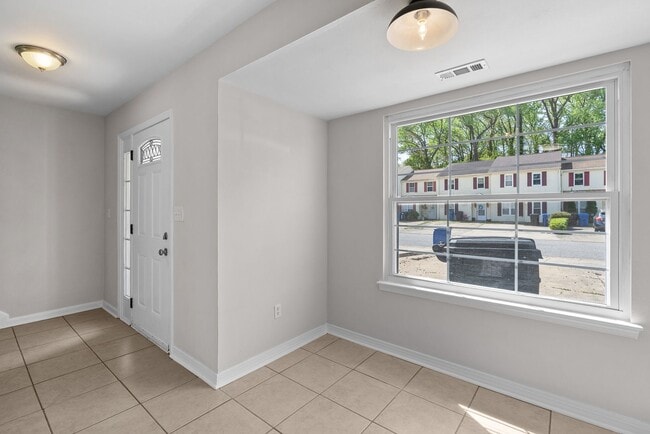 Building Photo - 5516 Amhurst Ct