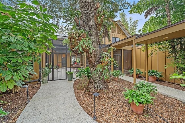 Building Photo - 3348 Old Oak Dr