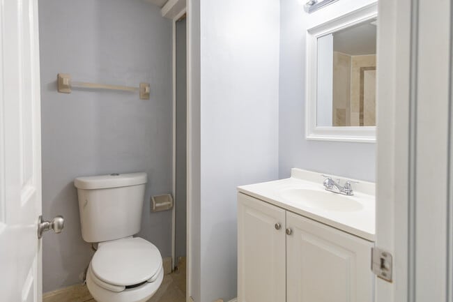 Building Photo - 110 Weybridge Cir