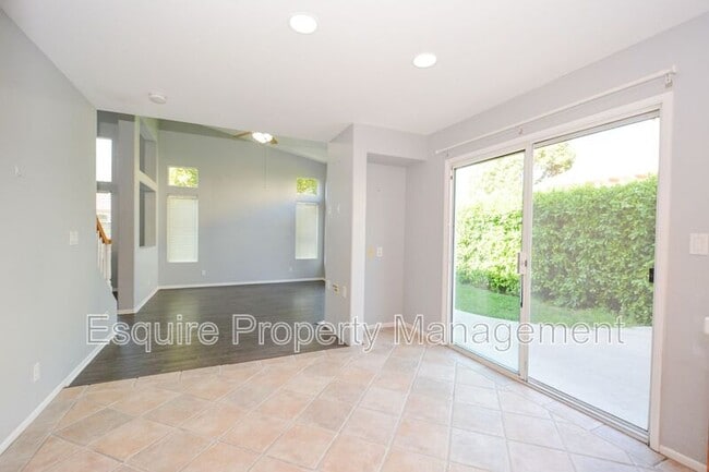Building Photo - 690 Avenida Magdalena