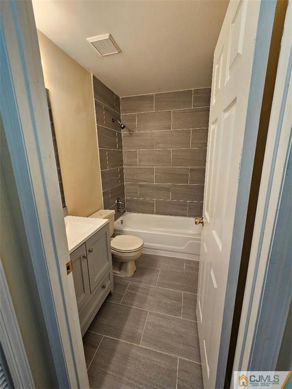 Building Photo - 5 Tanglewood Ct