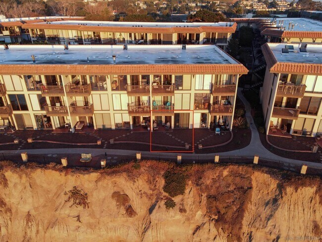 Building Photo - 190 Del Mar Shores Terrace