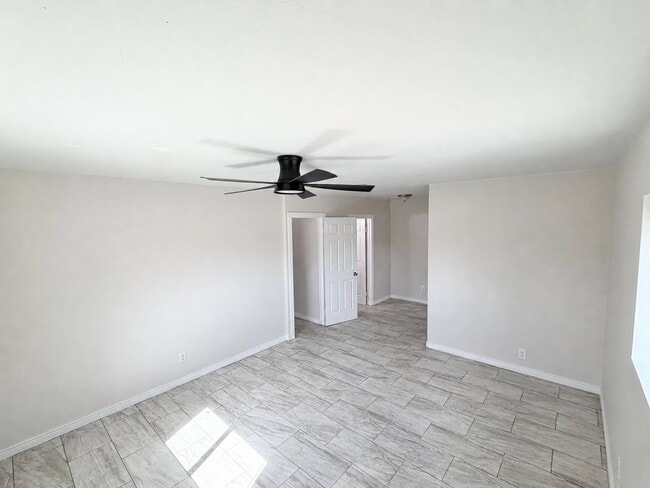Building Photo - 8102 N 30th Dr