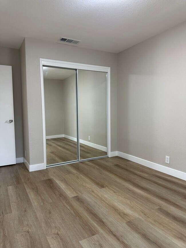 Building Photo - 2 WEEKS FREE RENT January Special - Beautiful newly remodeled home in Turlock