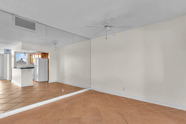 Building Photo - 104 Paradise Harbour Blvd