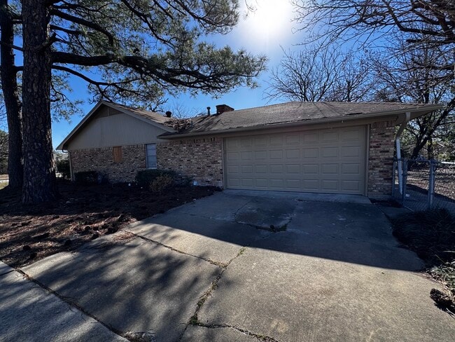 Building Photo - 1311 Alpine Dr