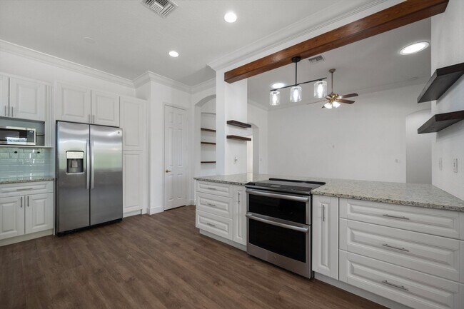 Building Photo - 9150 Bay Harbour Cir