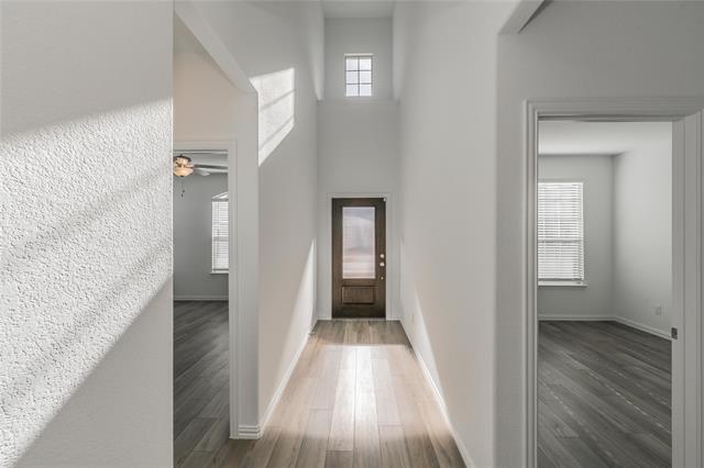 Building Photo - 1275 W Yarrow Ave