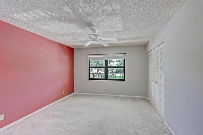 Building Photo - 2910 SW 22nd Cir
