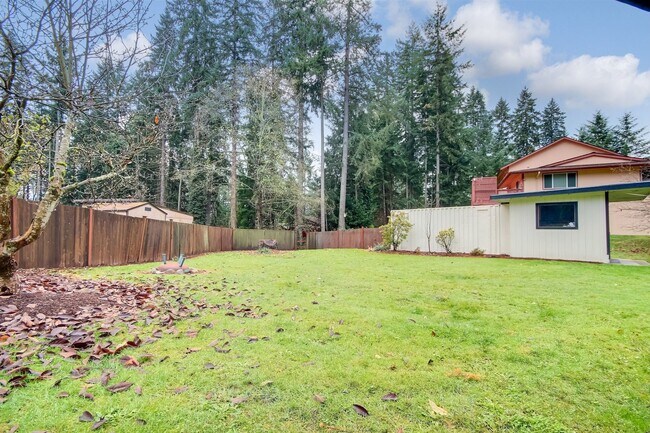 Building Photo - Beautifully renovated Home Briarwood!