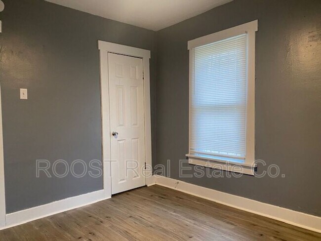 Building Photo - 609 Shoop Ave