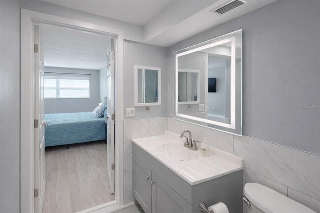 Building Photo - 5575 Gulf Blvd