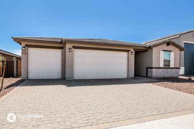 Building Photo - 17857 W Pinnacle Vista Dr