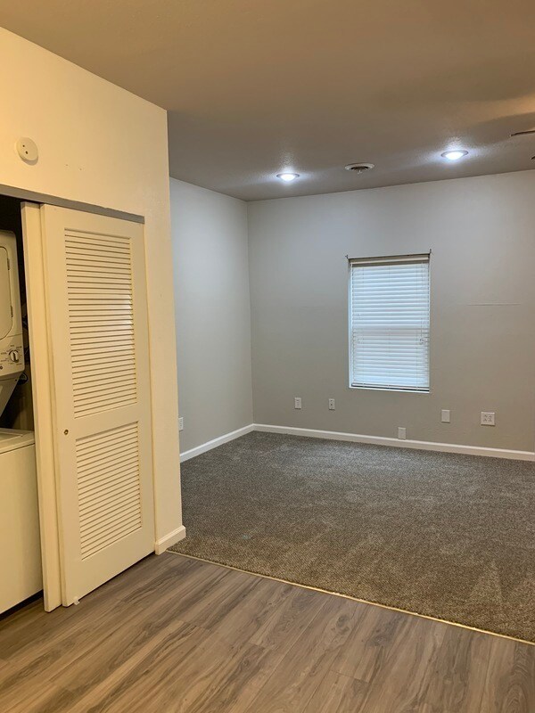 Building Photo - 110 W 3rd St