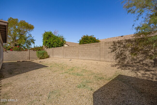 Building Photo - 8572 W Palo Verde Ave