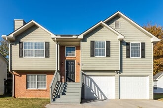 Building Photo - 12 Southview Dr