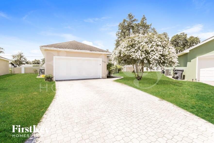 Building Photo - 1020 Robin Ln